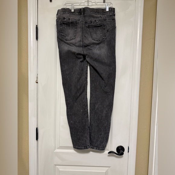 Torrid Size 14 Black Acid Washed Straight Leg Jeans for Women - Picture 4 of 6